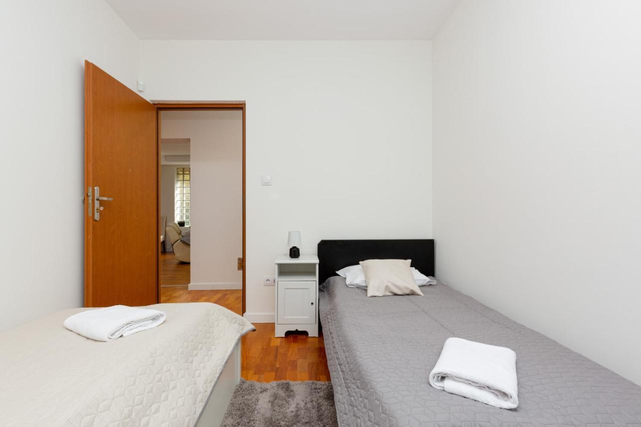 Вилла Holiday House Cinema Experience Warsaw Michalowice By Renters Экстерьер фото